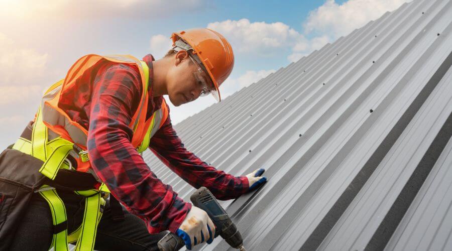 Professional gutter cleaning in Harlowton, MT